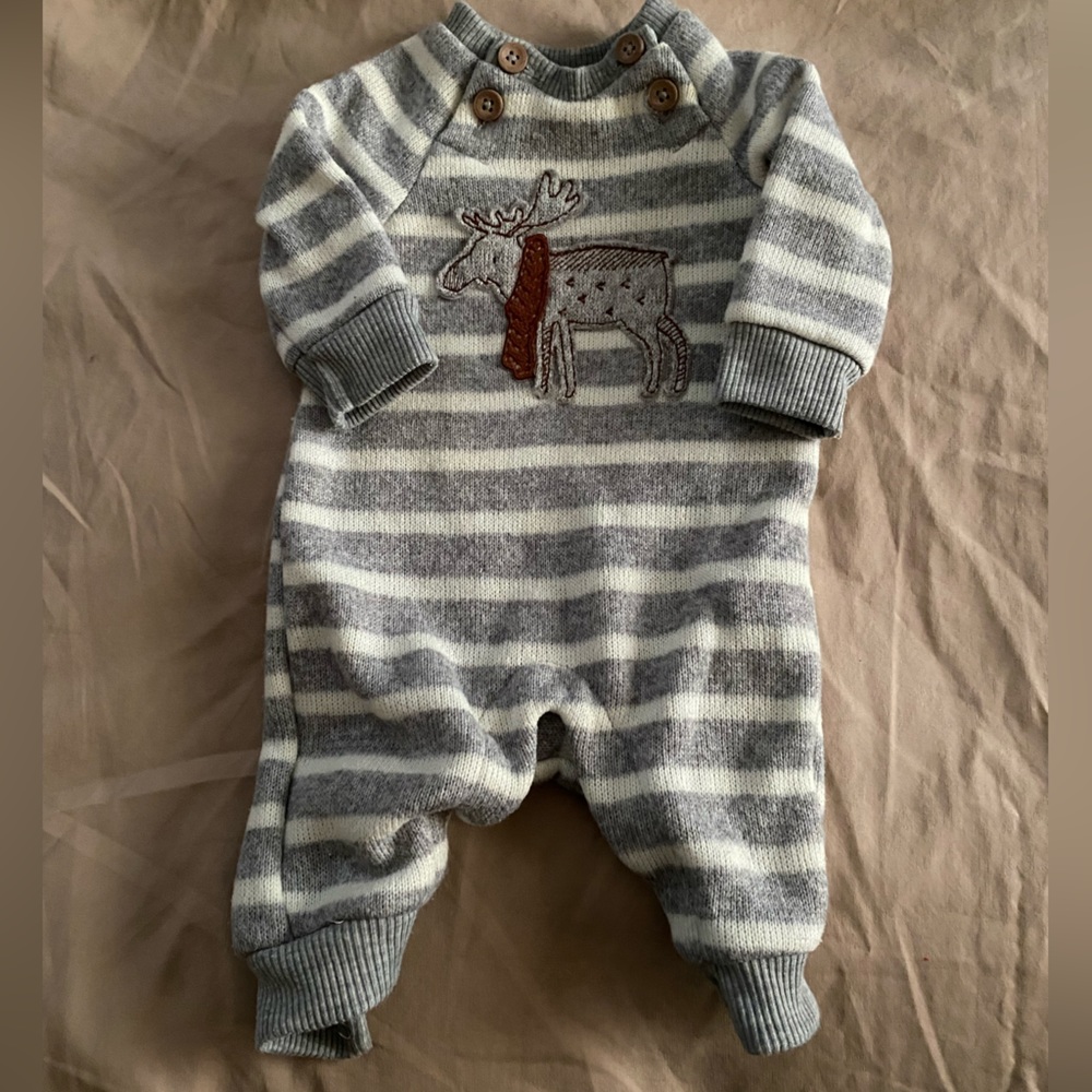 Newborn cozy sweater outfit